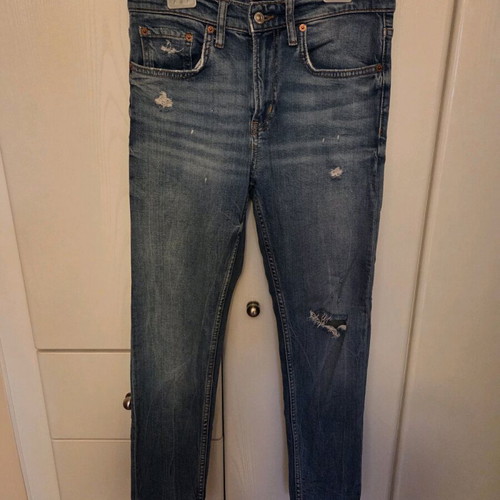 Zara blue straight jeans size 36 like new with rips