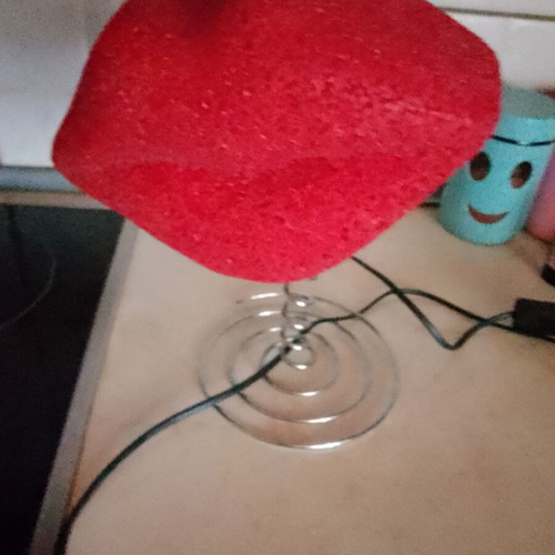 Lamp with red lips ..pop art.