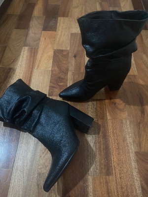 Black ankle boots like new, size 38