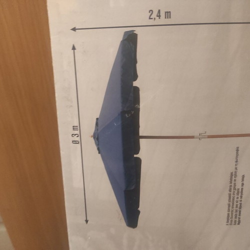 Garden umbrella 3m x 2.4m like new, manual open and close