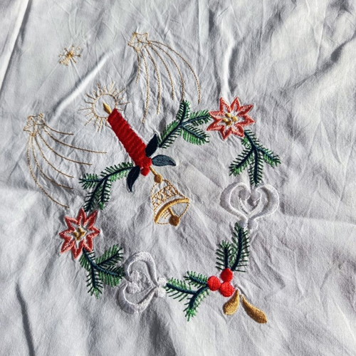 Christmas table runner with festive embroidery like new (81x74 cm)
