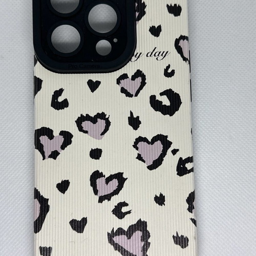 iPhone 14pro case with heart pattern