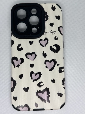 iPhone 14pro case with heart pattern