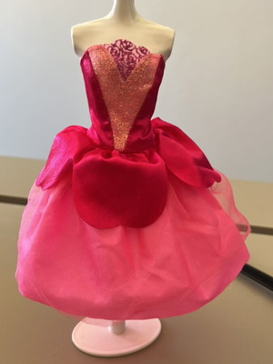 Barbie dress like new