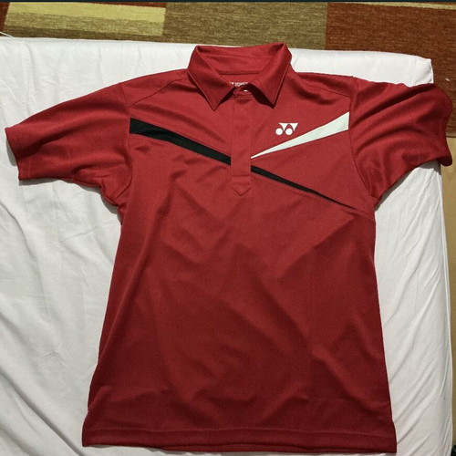 Yonex red polo shirt new, size S