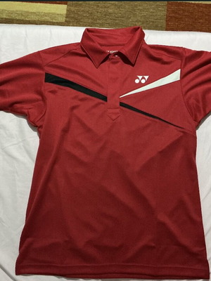 Yonex red polo shirt new, size S