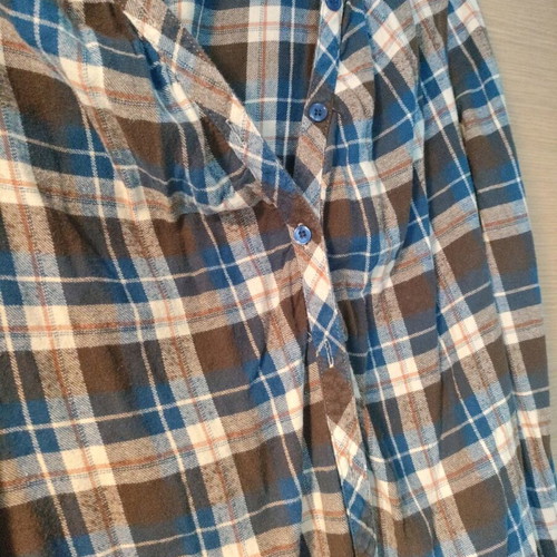 Fleece plaid shirt blue used, one size fits medium