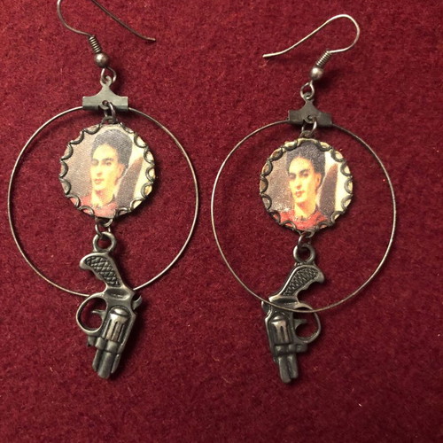 B612 handmade Frida Kahlo earrings used, multicolored