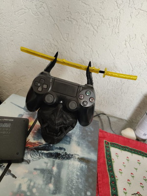 Oni Mask controller stand for PS4/5 new