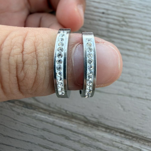 Steel earrings like new, silver color