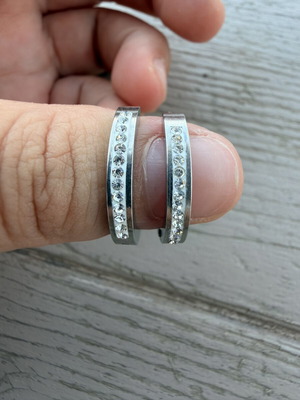Steel earrings like new, silver color
