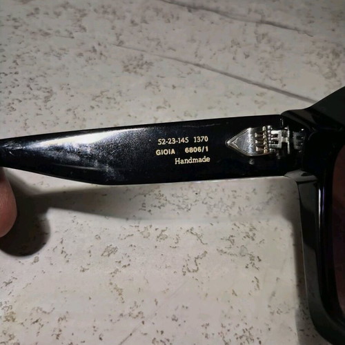 Gigis Studios women's sunglasses like new, black