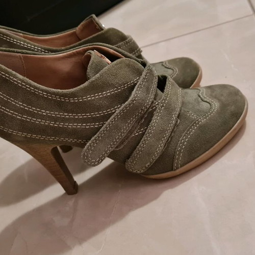 Beatrice Estell suede leather oil pumps new, size 38, green