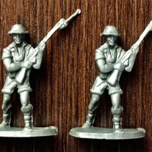 Plastic soldier figures scale 1:32 pack of 22 like new