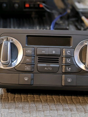 Climatronic Audi A3 8P 2din like new