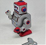 Τσιγγινο Ρομποτ Πολεμιστης του Μελλοντος