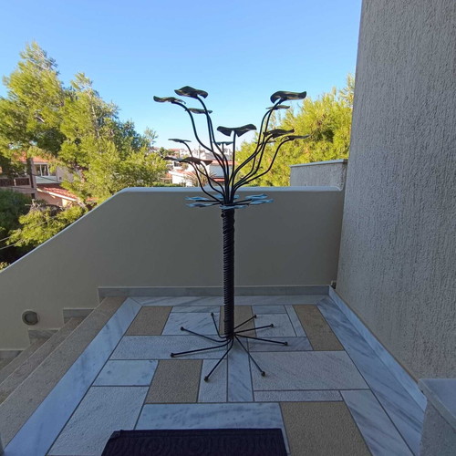 Modern floor decorative made of solid iron, new