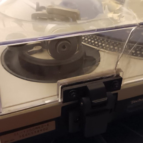 Technics SL 1200 MK2 Dust Cover used, broken but complete