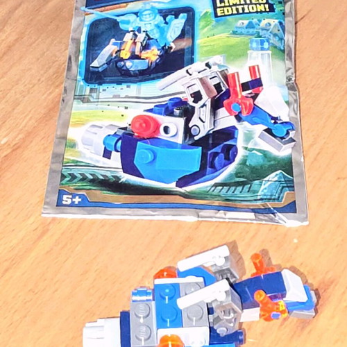 LEGO Nexo Knights Magazine Gifts Jet Horse like new
