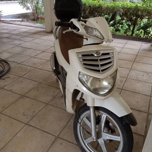 Sym HD 200 EVO 2009 scooter used, automatic, white