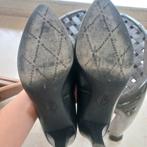 Ragazza leather pumps size 39 like new, black
