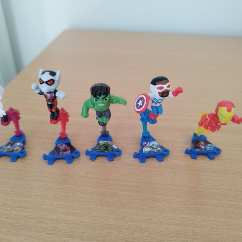 Avengers figures from Kinder surprise, like new, set