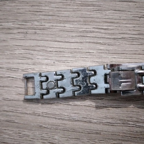 Vintage Laquesto women's watch used, silver, magnetic bracelet, waterproof