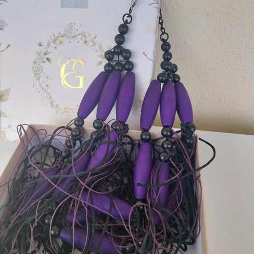 Necklace with tassels like new, purple