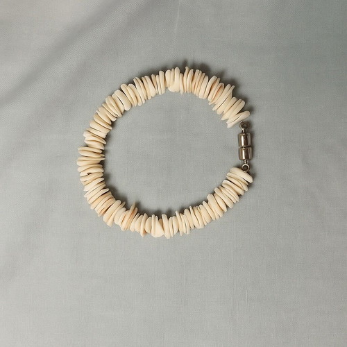 Summer bracelet with shells like new, white/salmon shades