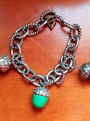 Βραχιόλι vintage μεταχειρισμένο με κρεμαστές πέτρες και ασημί αλυσίδα