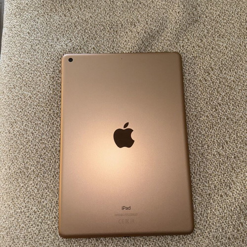 iPad 8th Gen (2020) 32GB like new with case gift
