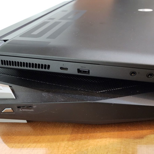 Dell Alienware Area 51m Gaming Laptop like new, Intel Core i9, RTX 2080