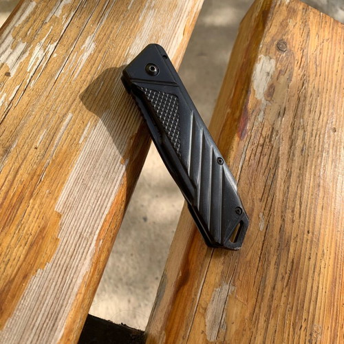 Force Elite folding knife used with blade lock