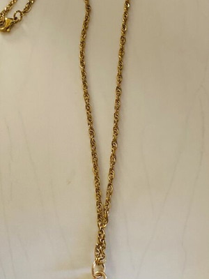 Handmade necklace with rectangular pendant and white flowers, new