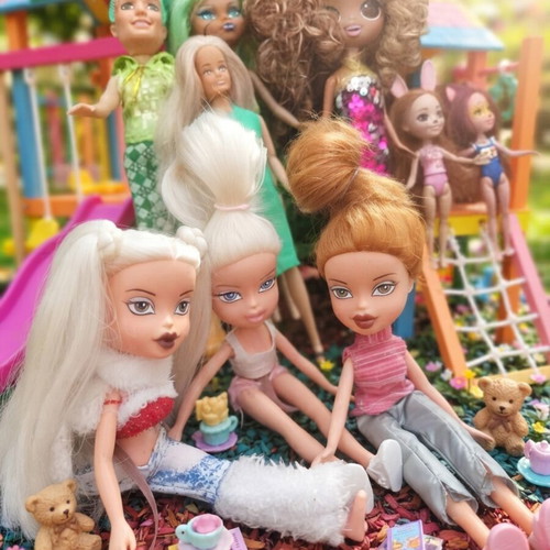 Pack of 10 small dolls with two Enchantimals and Barbie Fairytale