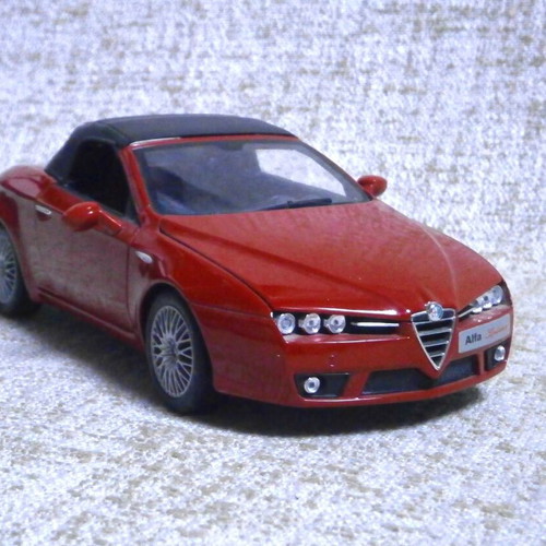 Alfa Romeo Spider NOREV 1/18 model car like new without box