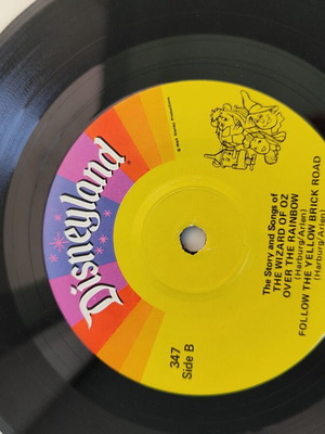 Disney The Story Of The Wizard Of Oz 7" Vinyl & 24-Page Book, 1978