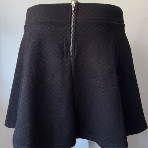 H&M Black Quilted A-Line Skirt 38 like new
