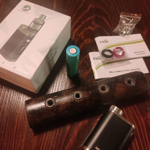 Eleaf iStick Pico e-cigarette like new with box and battery