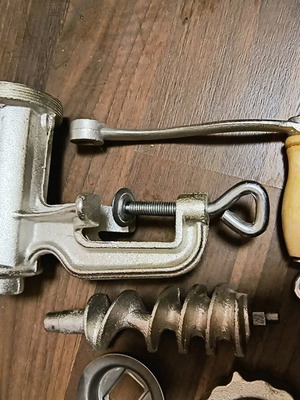 Manual meat grinder new with attachments for sweets