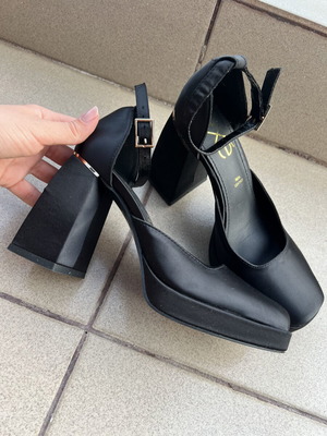 Exe women's platform pumps size 37 like new, black