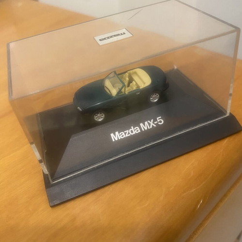 Mazda MX-5 Miata (NA) 1:43 Limited Edition IAA 1993 model like new