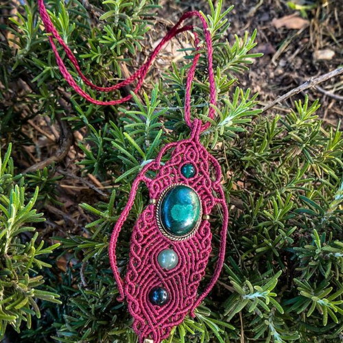 Macrame necklace with malachite and semi-precious stones new