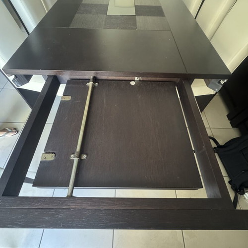 Dining table modern wenge color with glass detail and extension mechanism like new