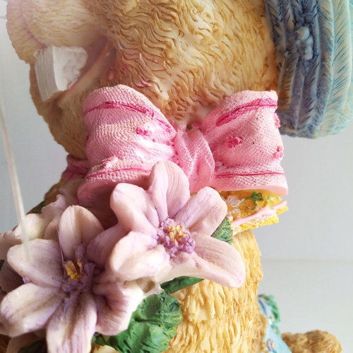Rabbit statue used resin figure with plush ears