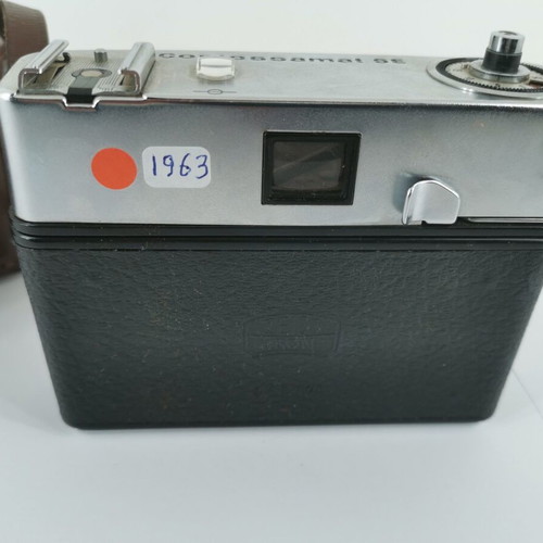 Zeizz Icon Contessa camera used with case 1963