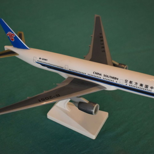 China Southern B777-200 Model Plane Scale 1/200 Brand New