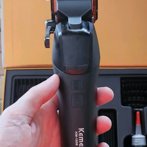 Kemei km-1858 hair clipper like new