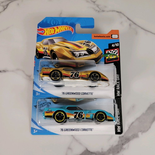Hot Wheels 76 Greenwood Corvette like new, gold and blue - 2020