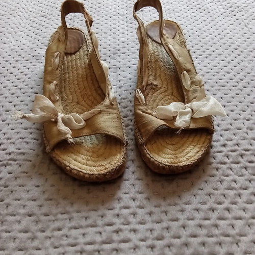 Sandals used, size 38, beige platform style